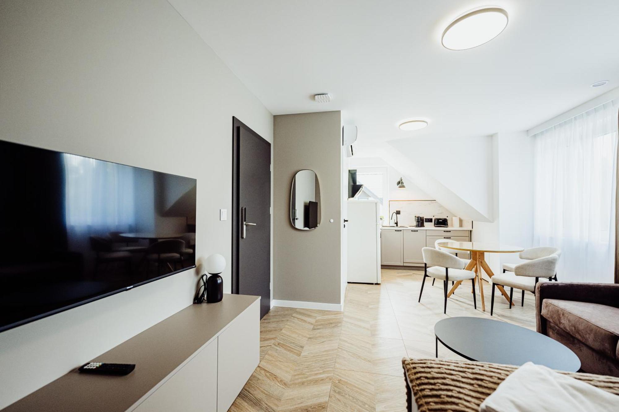 Cristalview Stay&Relax - Luksusowe Apartamenty- Zewnetrzne Jacuzzi- Przyjazne Dla Rodzin - Zwierzeta Akceptowane 포드고르진 외부 사진