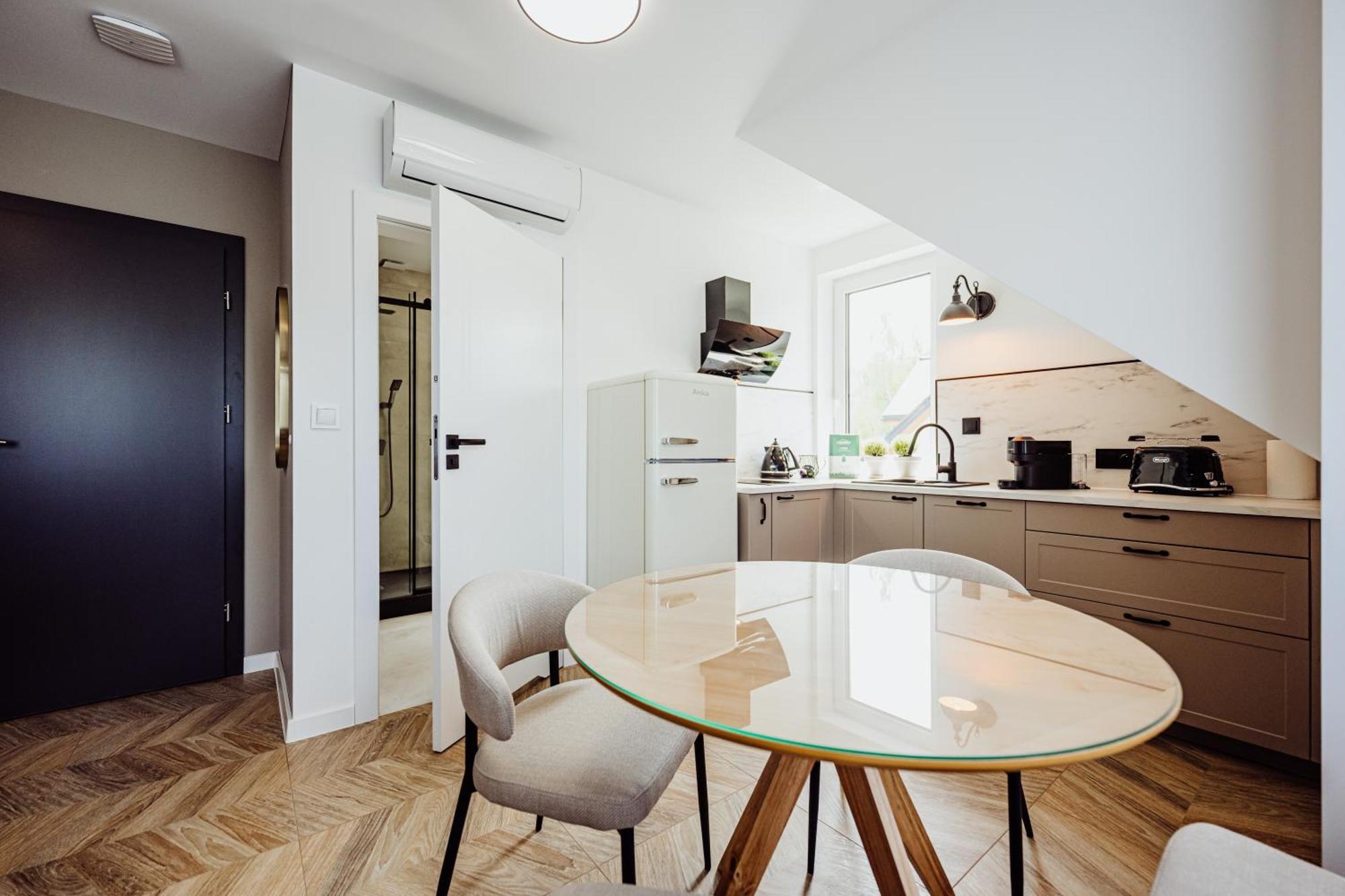 Cristalview Stay&Relax - Luksusowe Apartamenty- Zewnetrzne Jacuzzi- Przyjazne Dla Rodzin - Zwierzeta Akceptowane 포드고르진 외부 사진