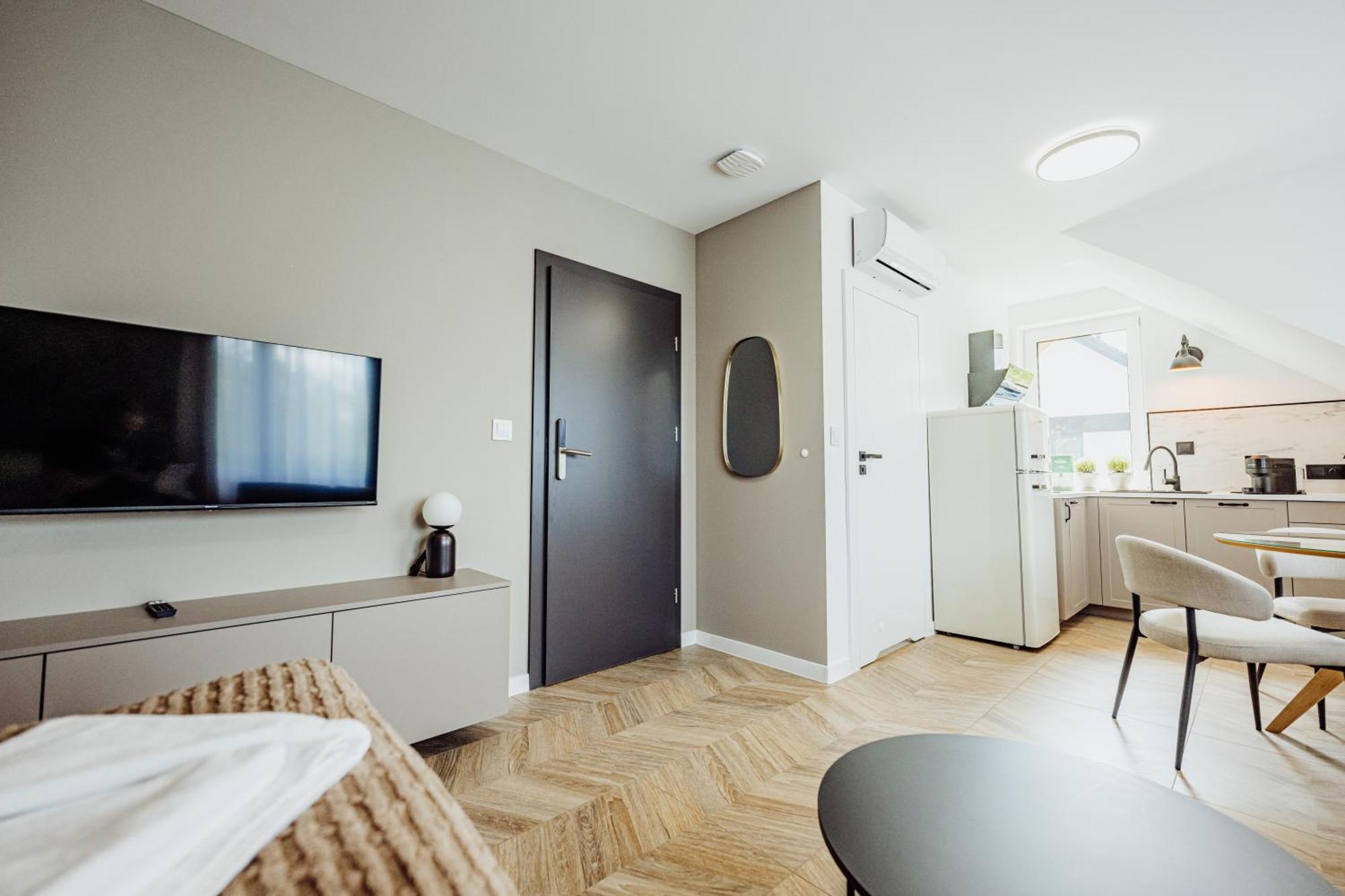 Cristalview Stay&Relax - Luksusowe Apartamenty- Zewnetrzne Jacuzzi- Przyjazne Dla Rodzin - Zwierzeta Akceptowane 포드고르진 외부 사진