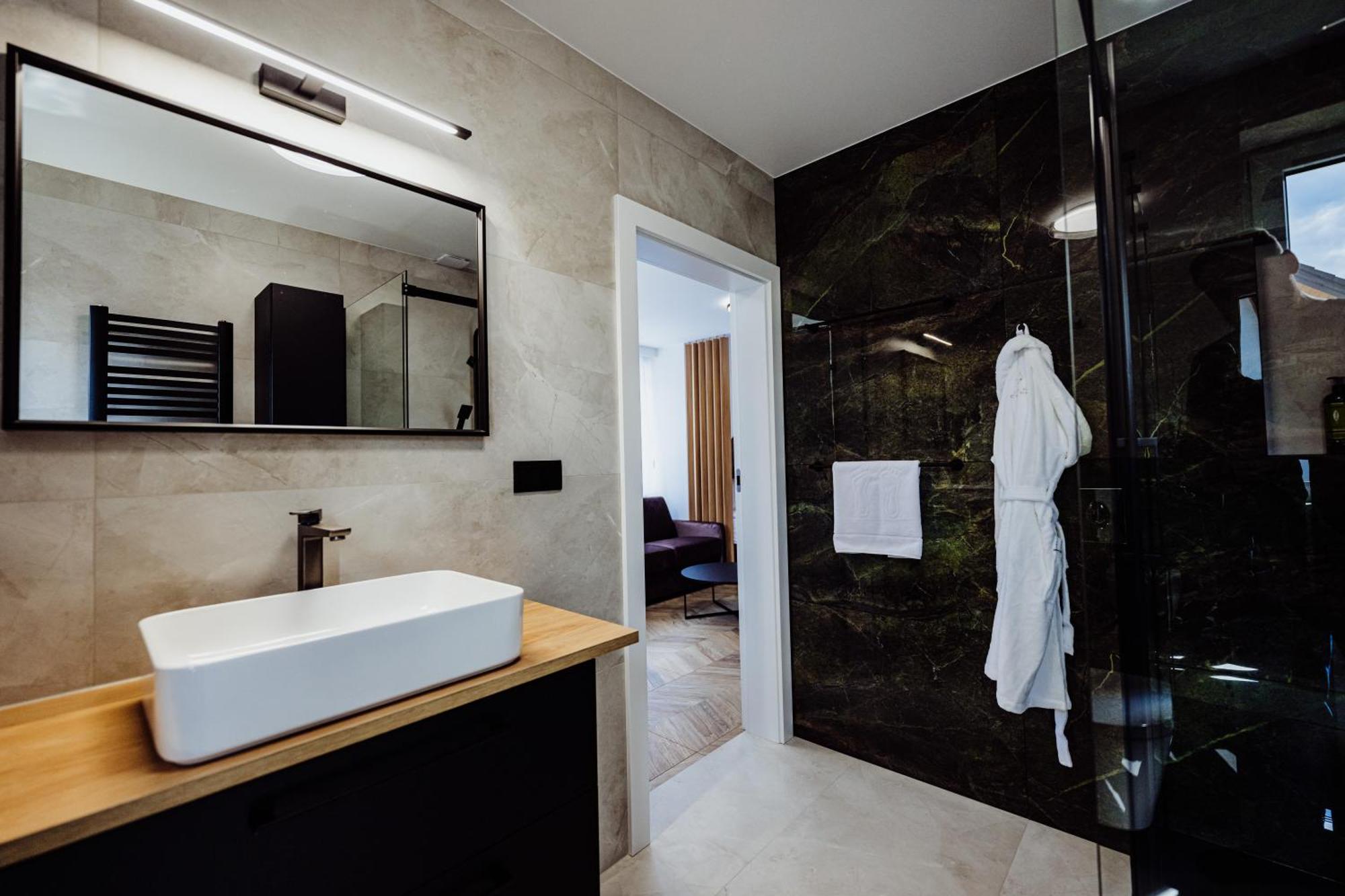 Cristalview Stay&Relax - Luksusowe Apartamenty- Zewnetrzne Jacuzzi- Przyjazne Dla Rodzin - Zwierzeta Akceptowane 포드고르진 외부 사진