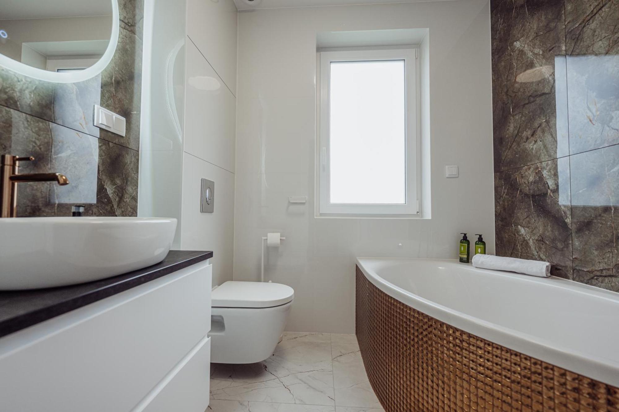 Cristalview Stay&Relax - Luksusowe Apartamenty- Zewnetrzne Jacuzzi- Przyjazne Dla Rodzin - Zwierzeta Akceptowane 포드고르진 외부 사진